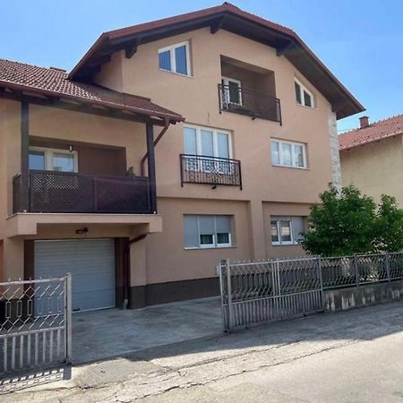 Big Apartment 3 Bedrooms Bihać 外观 照片